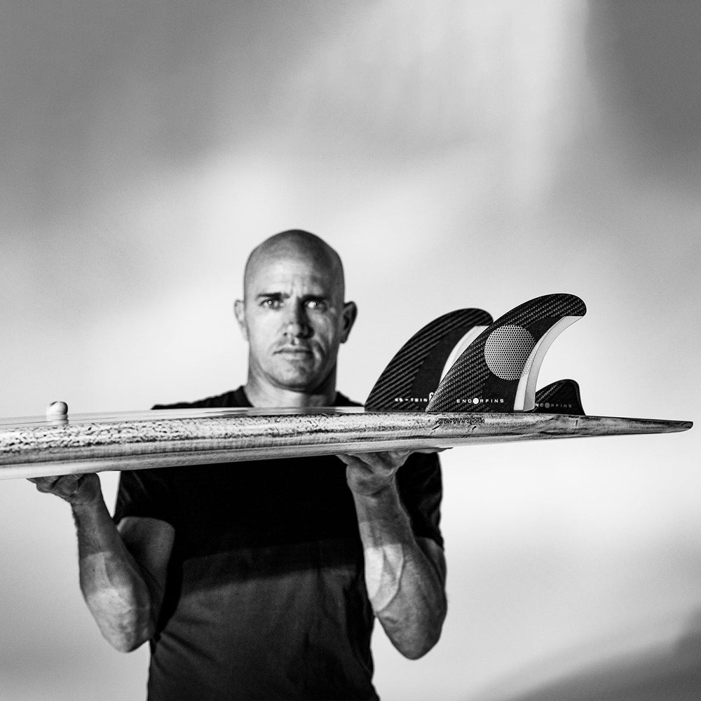 Firewire Great White Twin surfeando