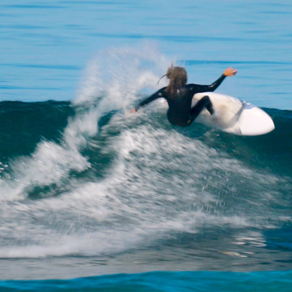 Firewire Groove surfeando